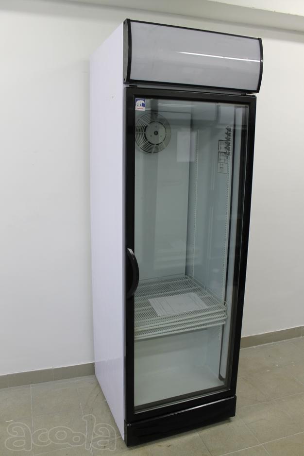 Холодильный шкаф витринный